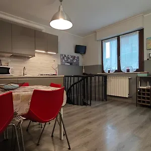 Aleph With Private Parking, Next Train Station Apartment